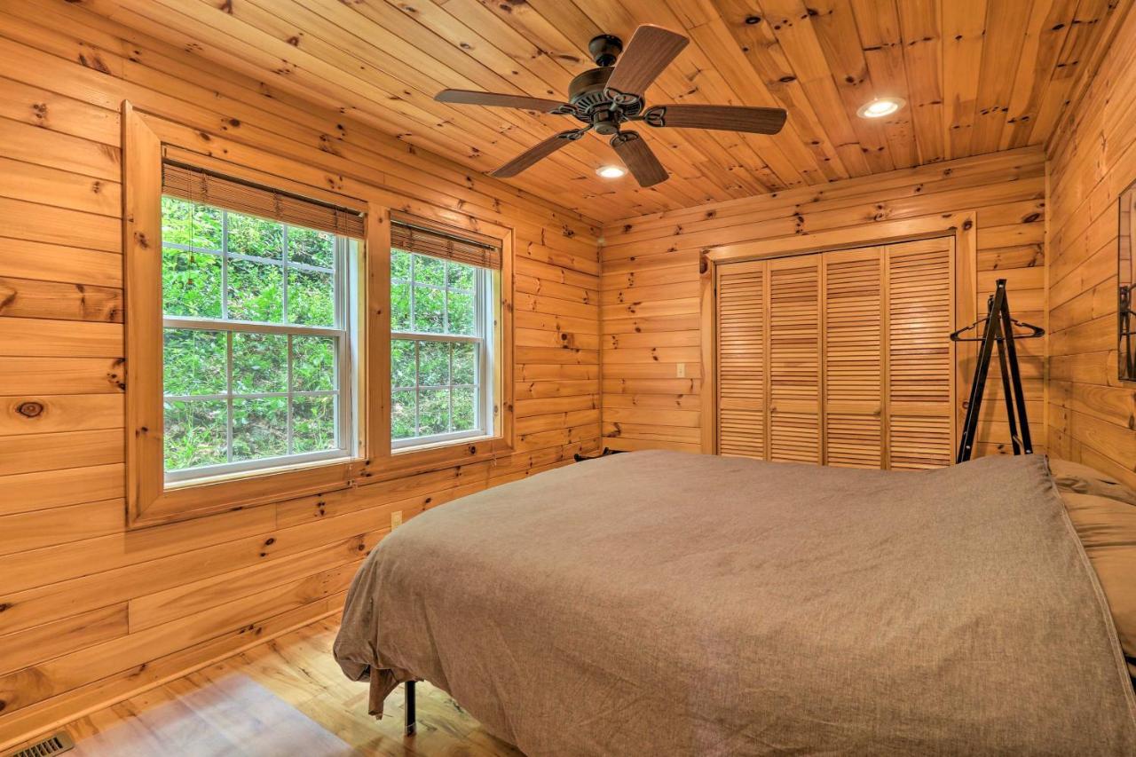 Cozy Boone Cabin With Deck Close To Downtown! Kültér fotó