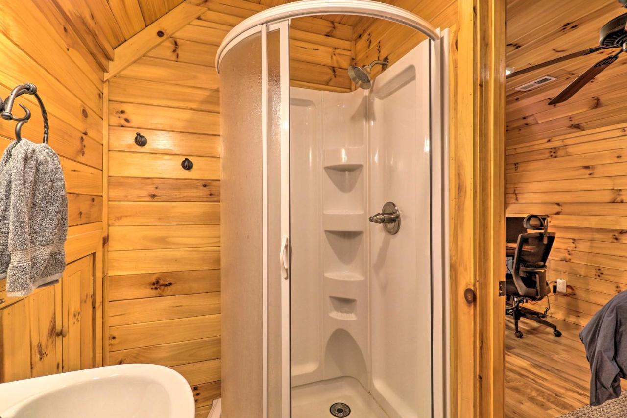Cozy Boone Cabin With Deck Close To Downtown! Kültér fotó