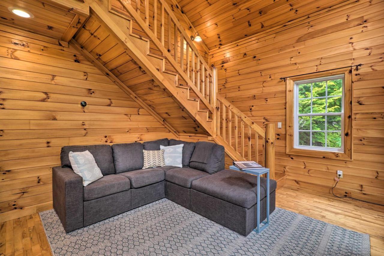 Cozy Boone Cabin With Deck Close To Downtown! Kültér fotó