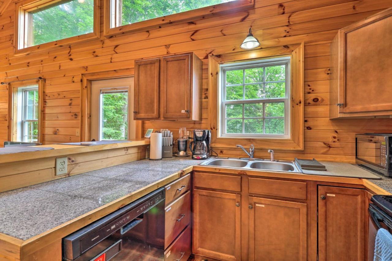 Cozy Boone Cabin With Deck Close To Downtown! Kültér fotó