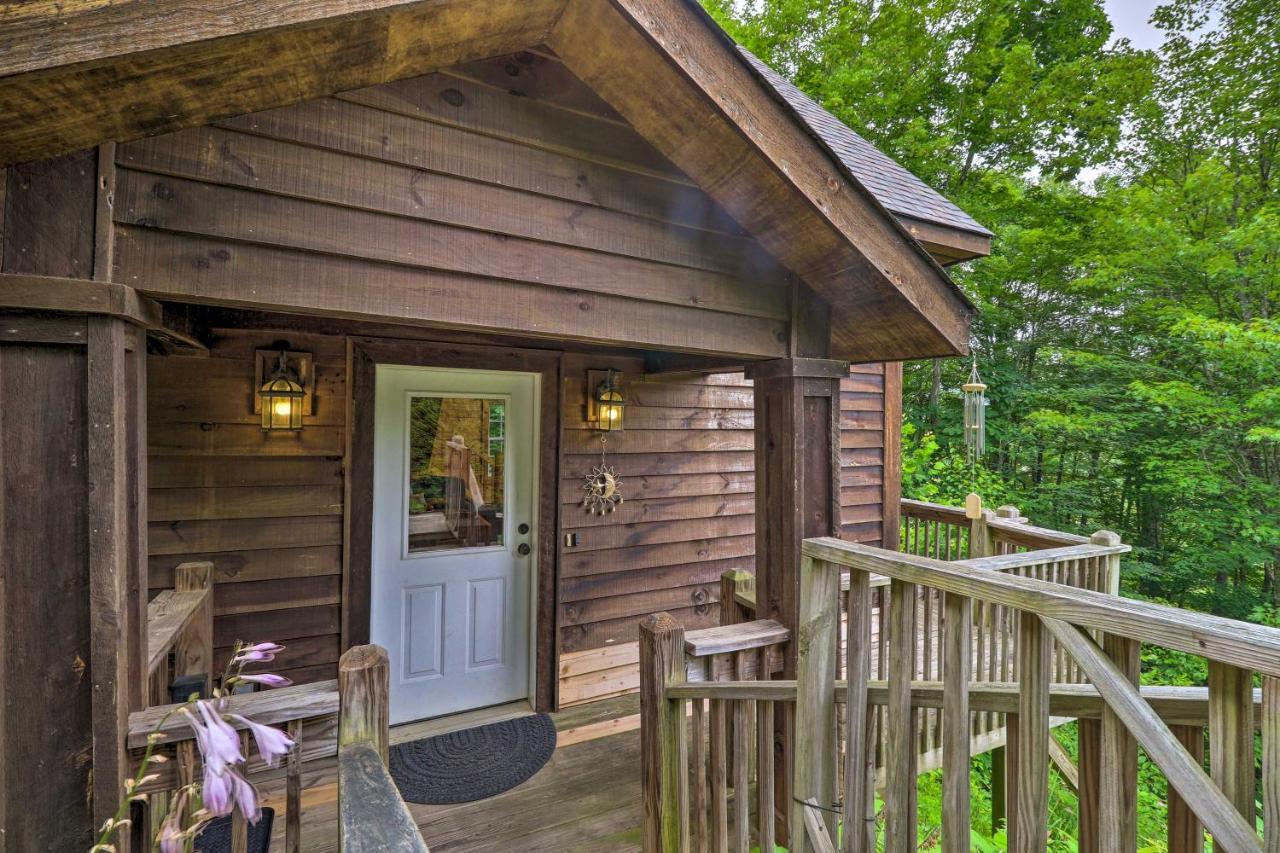 Cozy Boone Cabin With Deck Close To Downtown! Kültér fotó